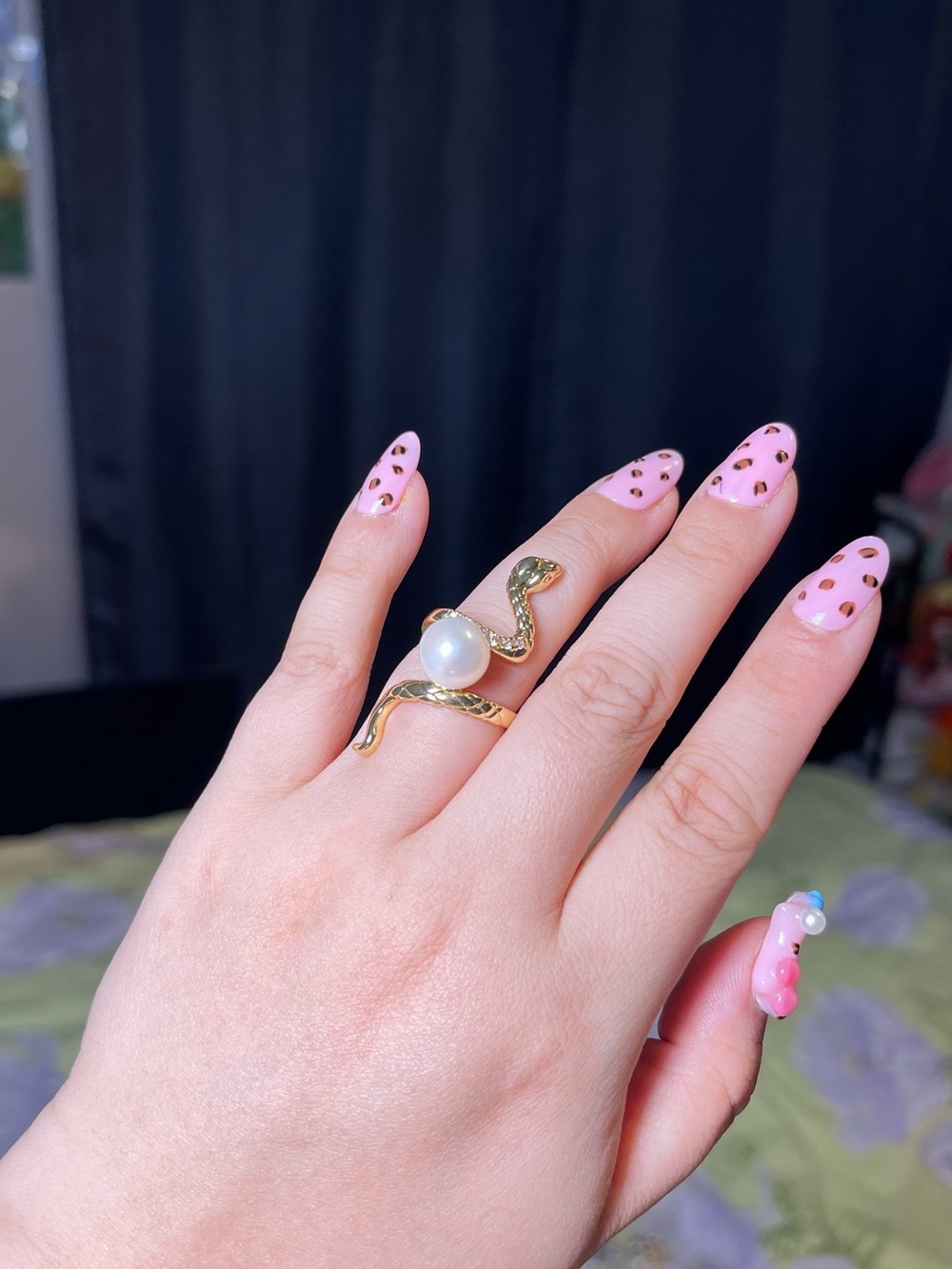 Gold tone Freshwater Pearl Snake Ring - Picture 5 of 5